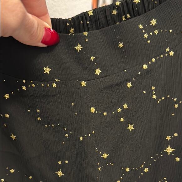 Sadie & Sage Black Wide Leg Pants with Gold Accents - Picture 4 of 4